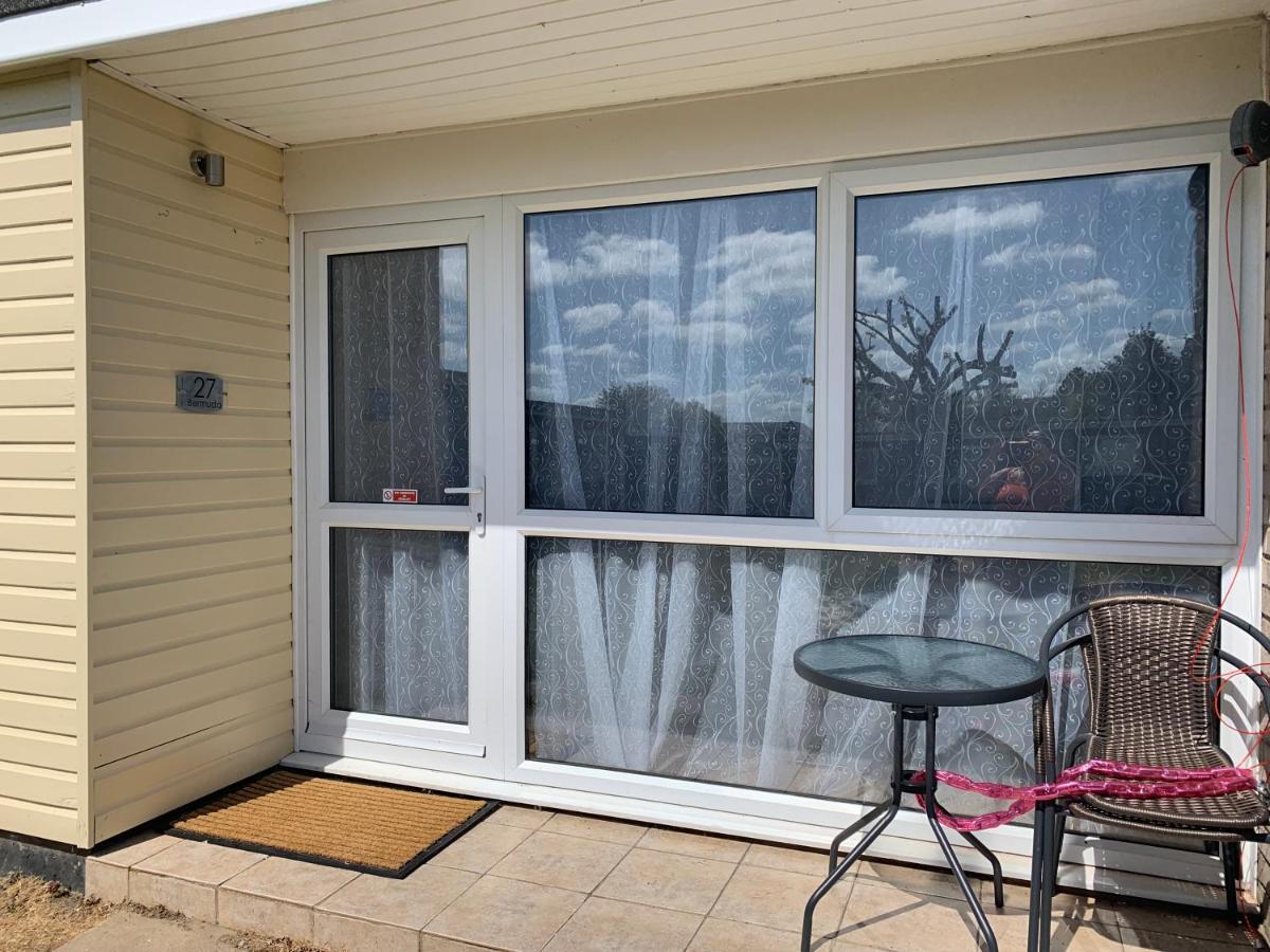 Modern 2 Bed Chalet - 27 Bermuda Holiday Park Хемсби Экстерьер фото